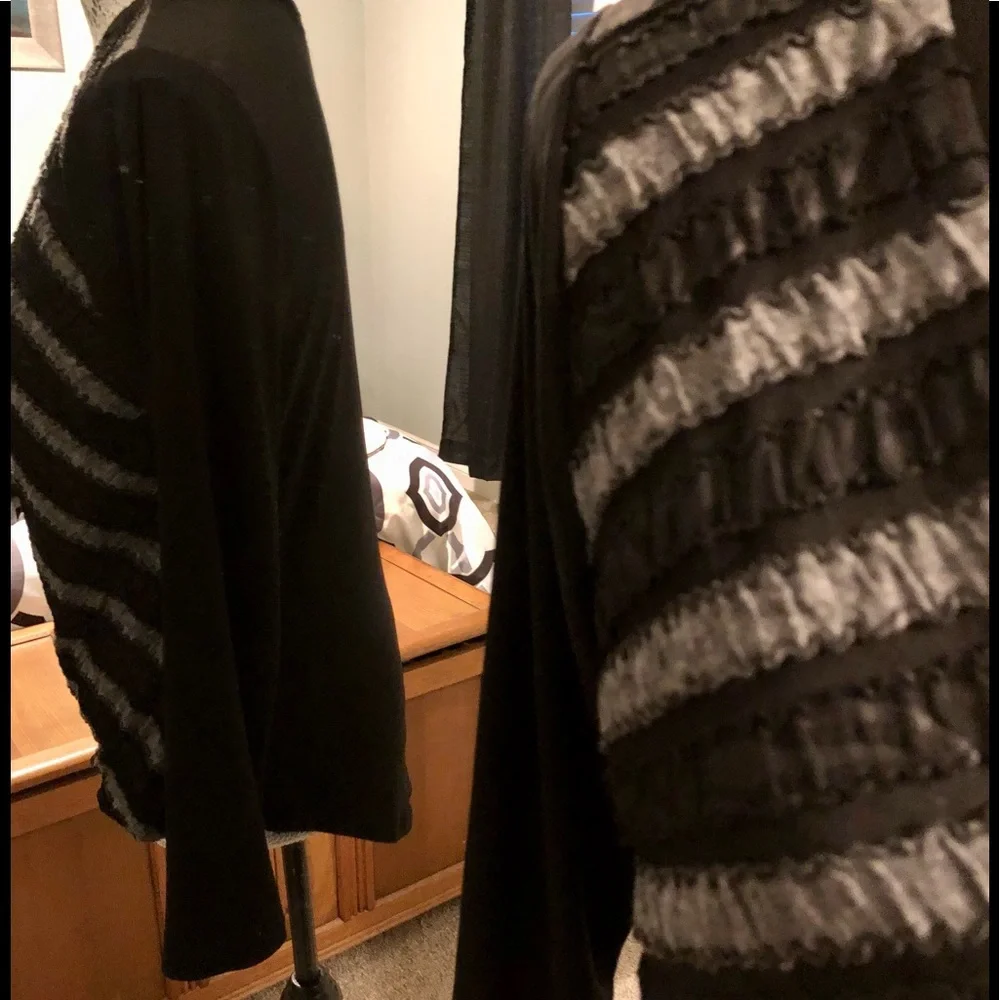 Dusak Designs Cross Over V Neck Blouse Top Soft Grey & Black Design Flattering - Picture 3 of 12